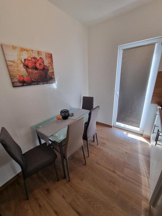 Apartments Lili Biograd Na Moru Εξωτερικό φωτογραφία